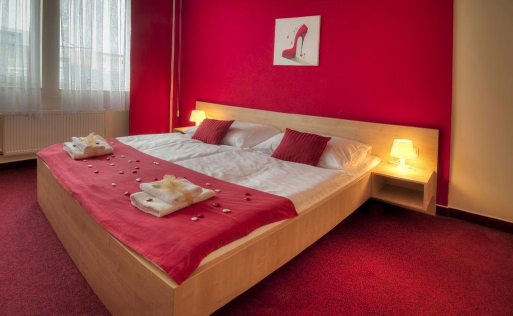 City Hostel Brno Modřice Esterno foto