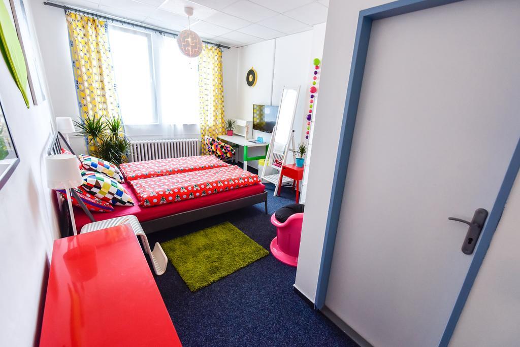 City Hostel Brno Modřice Esterno foto