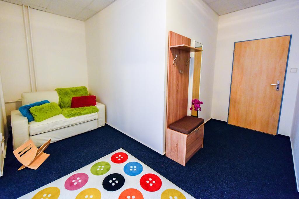 City Hostel Brno Modřice Esterno foto