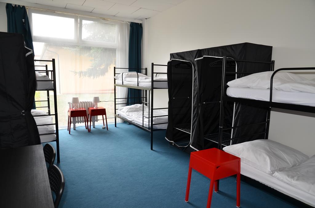 City Hostel Brno Modřice Esterno foto