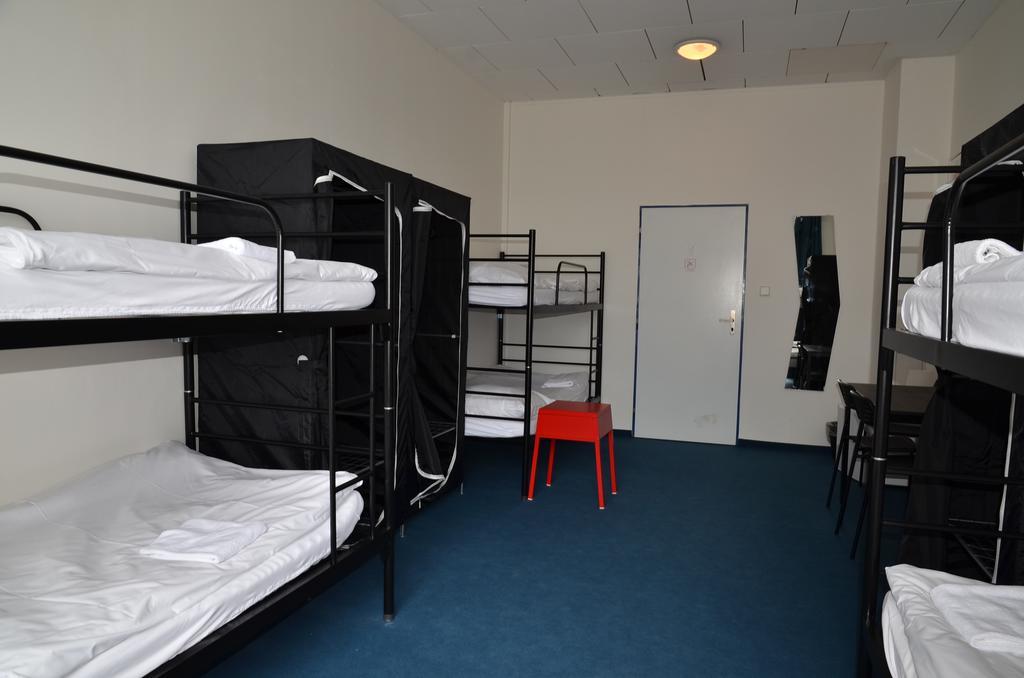 City Hostel Brno Modřice Esterno foto
