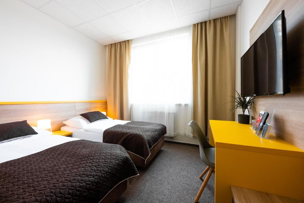 City Hostel Brno Modřice Esterno foto